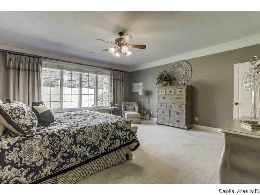 1340 Churchill Road Springfield, IL 62702 - Photo 14 of 33