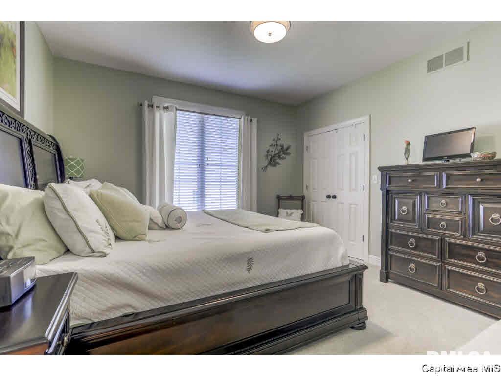 1340 Churchill Road Springfield, IL 62702 - Photo 18 of 33