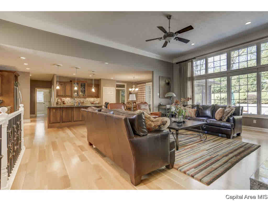 1340 Churchill Road Springfield, IL 62702 - Photo 5 of 33