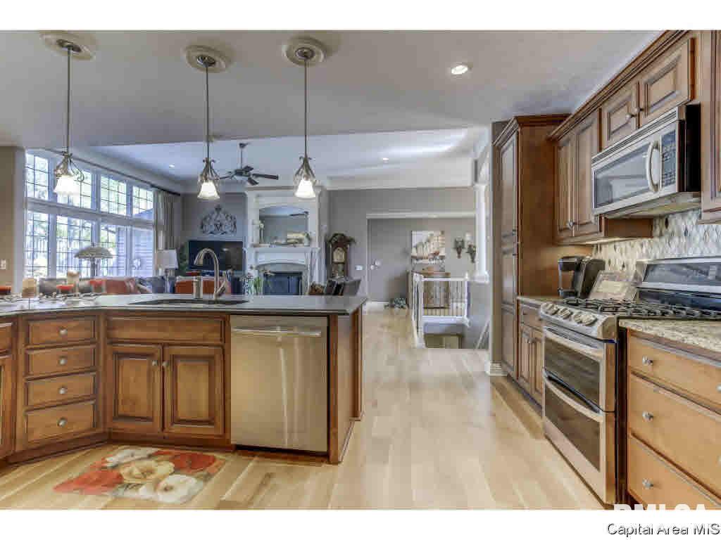 1340 Churchill Road Springfield, IL 62702 - Photo 10 of 33