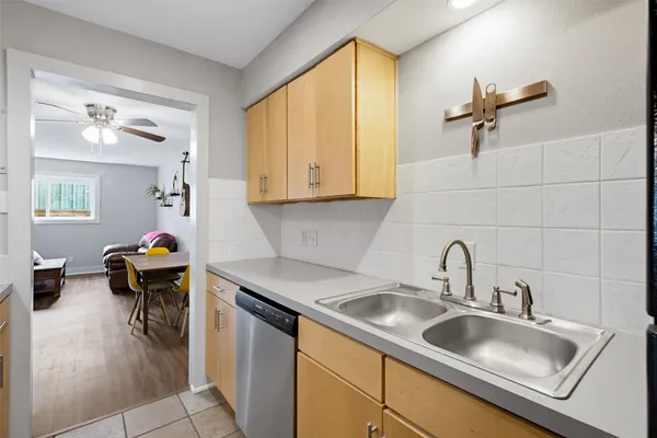 $1,550 | 3815 Guadalupe Street, Unit 208, Austin, TX 78751