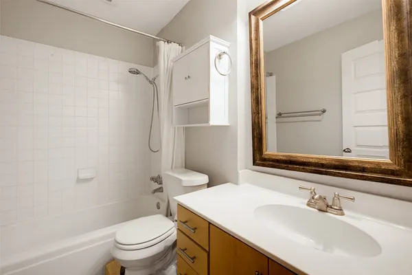 $1,550 | 3815 Guadalupe Street, Unit 208, Austin, TX 78751