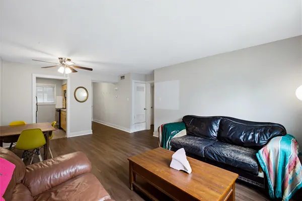 $1,550 | 3815 Guadalupe Street, Unit 208, Austin, TX 78751