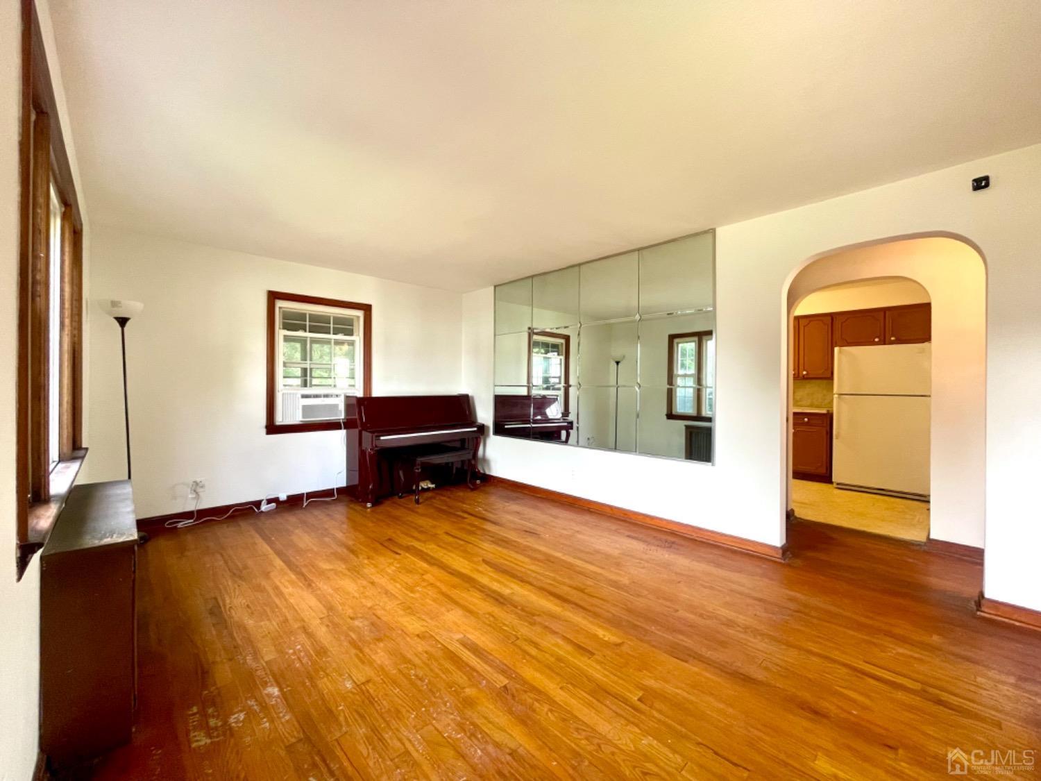 41 Craig Street Edison, NJ 08817 - Photo 3 of 28 Gallery Image 3