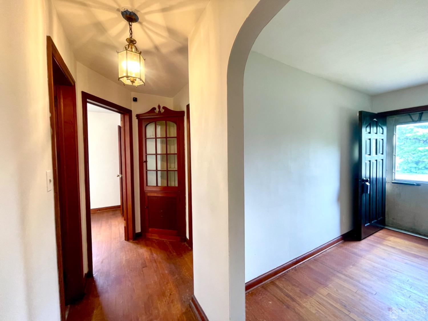 41 Craig Street Edison, NJ 08817 - Photo 6 of 28 Gallery Image 6