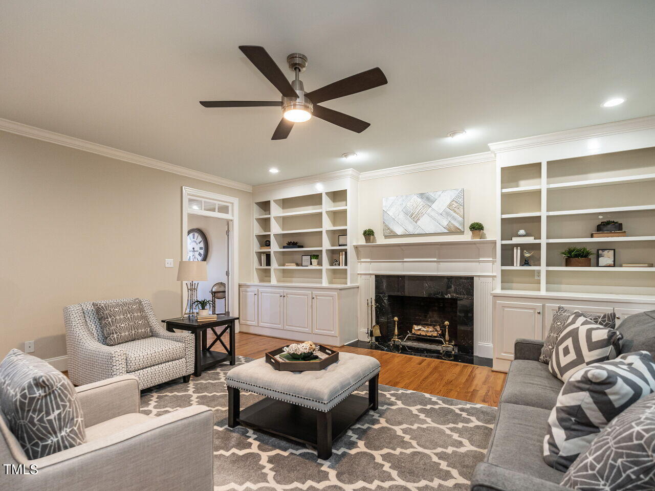 6125 Wilkinsburg Road Raleigh, NC 27612 - Photo 11 of 40 012-1280x960-family-room