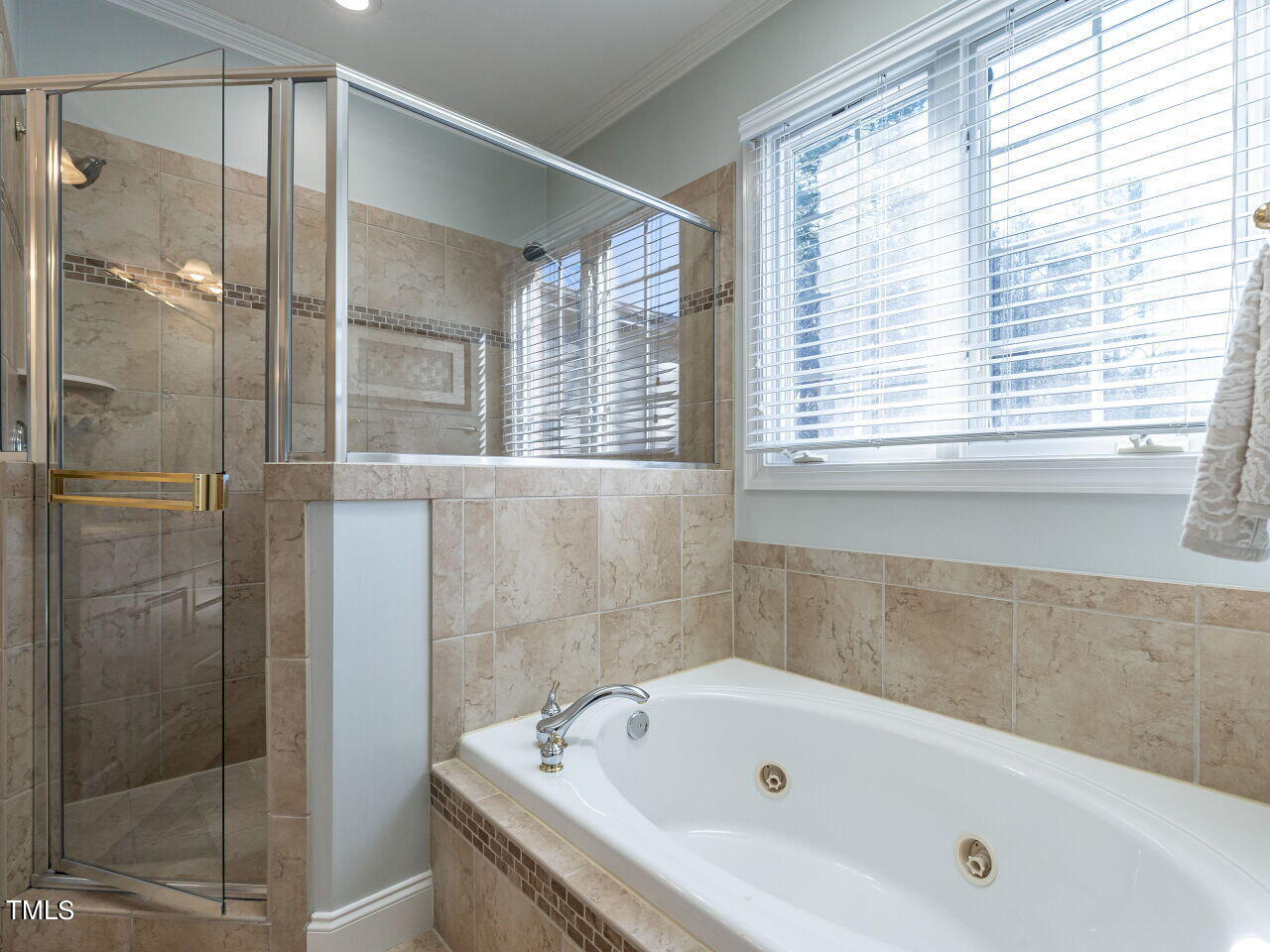 6125 Wilkinsburg Road Raleigh, NC 27612 - Photo 26 of 40 027-1280x960-primary-bath