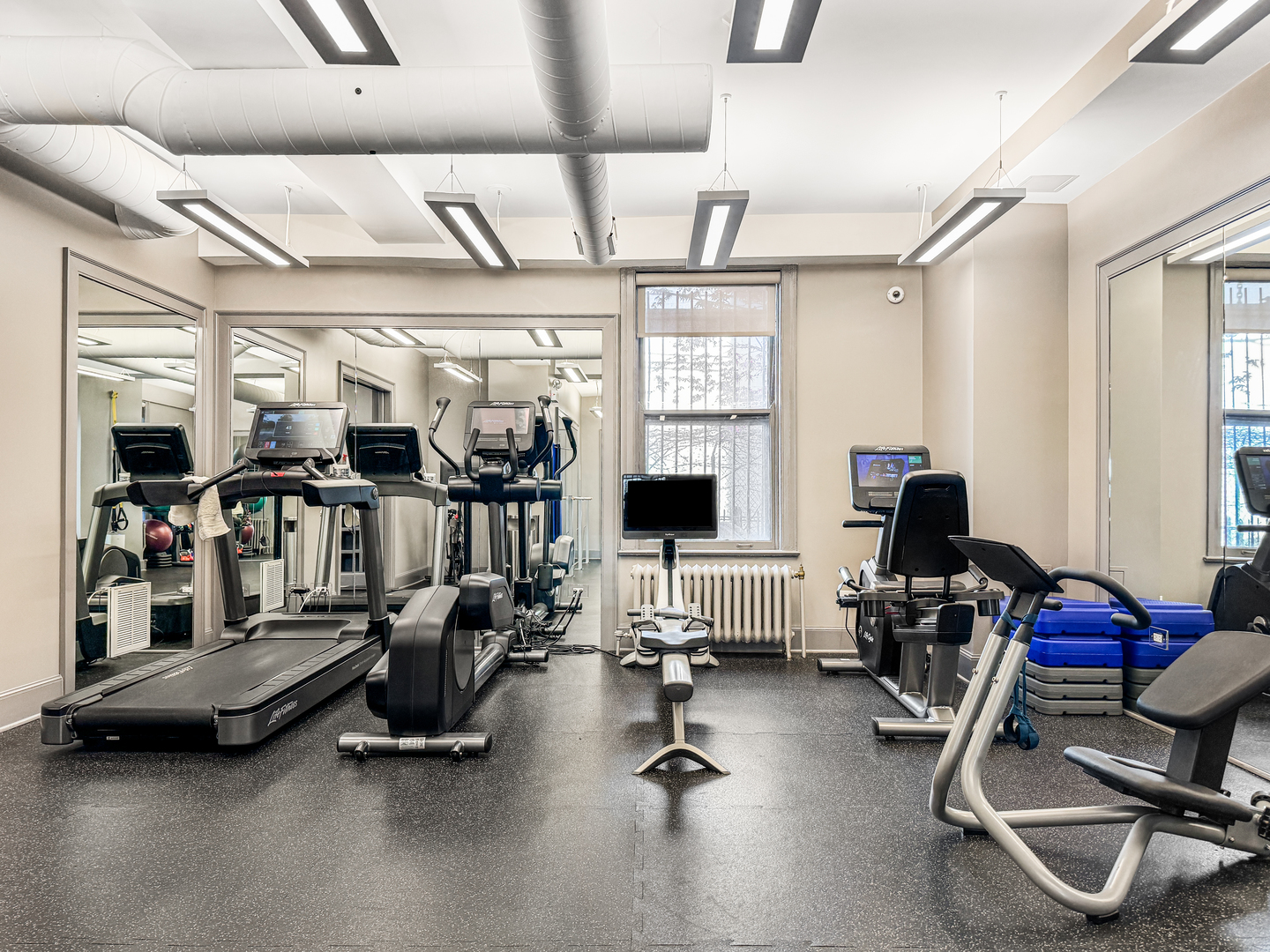 1320 North State Parkway, Unit 1415CD Chicago, IL 60610 - Photo 48 of 51 a view of a room with gym equipment
