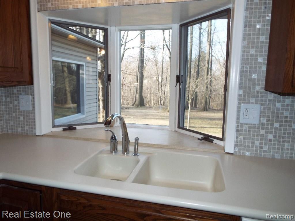 16115 Riverside Street Livonia, MI 48154 - Photo 12 of 29