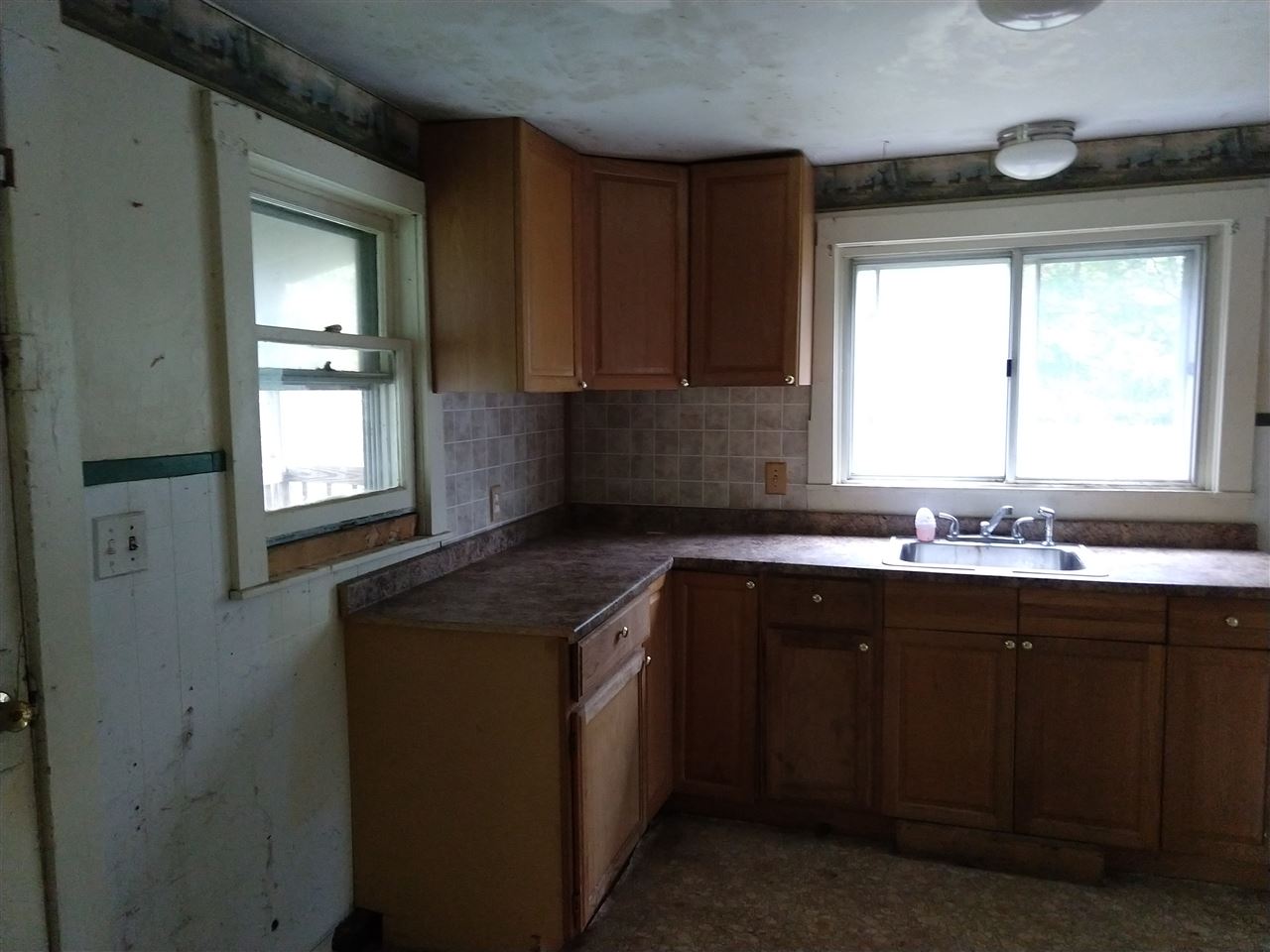 12 Watkins Avenue Rutland, VT 05701 - Photo 6 of 13