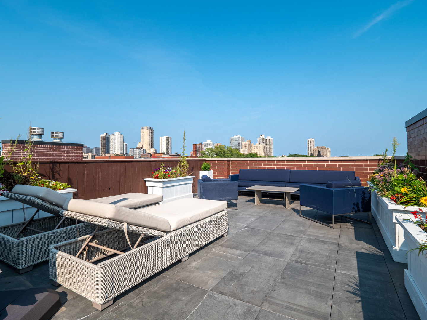 2252 North Orchard Street, Unit 3S Chicago, IL 60614 - Photo 29 of 31 a terrace with outdoor seating and city view