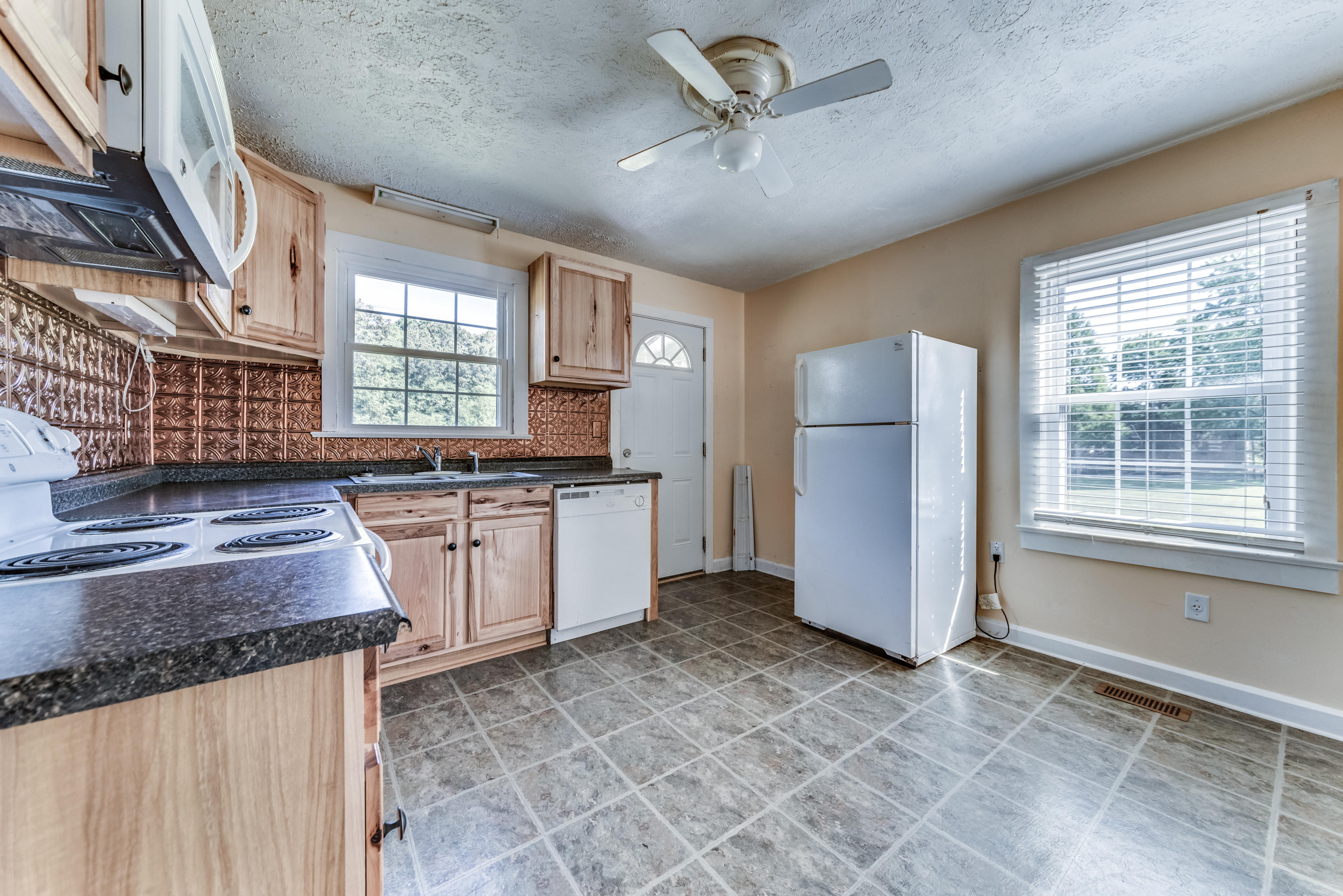 3043 Morganton Road Maryville, TN 37801 - Photo 13 of 29 Eat-in kitchen