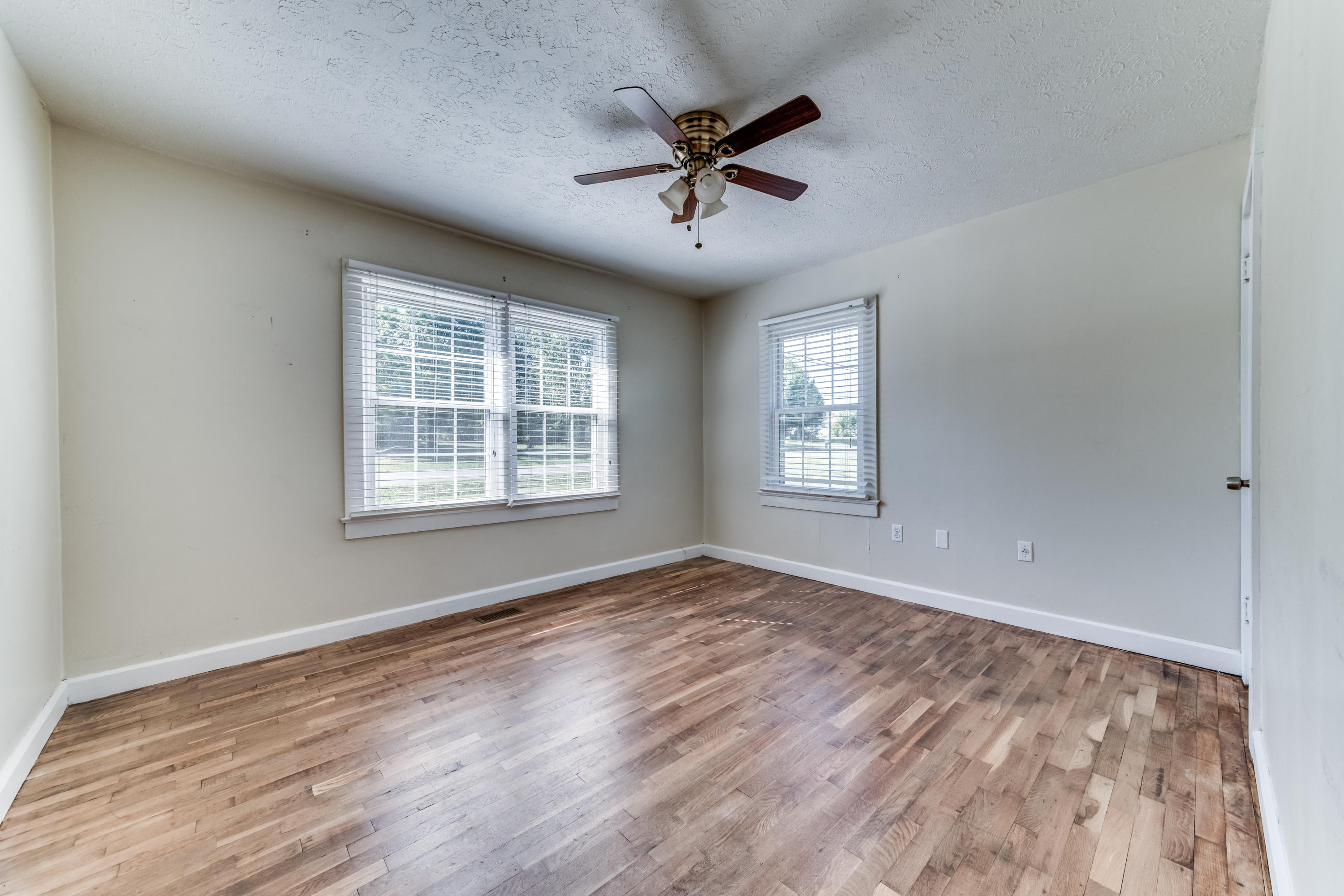 3043 Morganton Road Maryville, TN 37801 - Photo 10 of 29 2nd bedroom