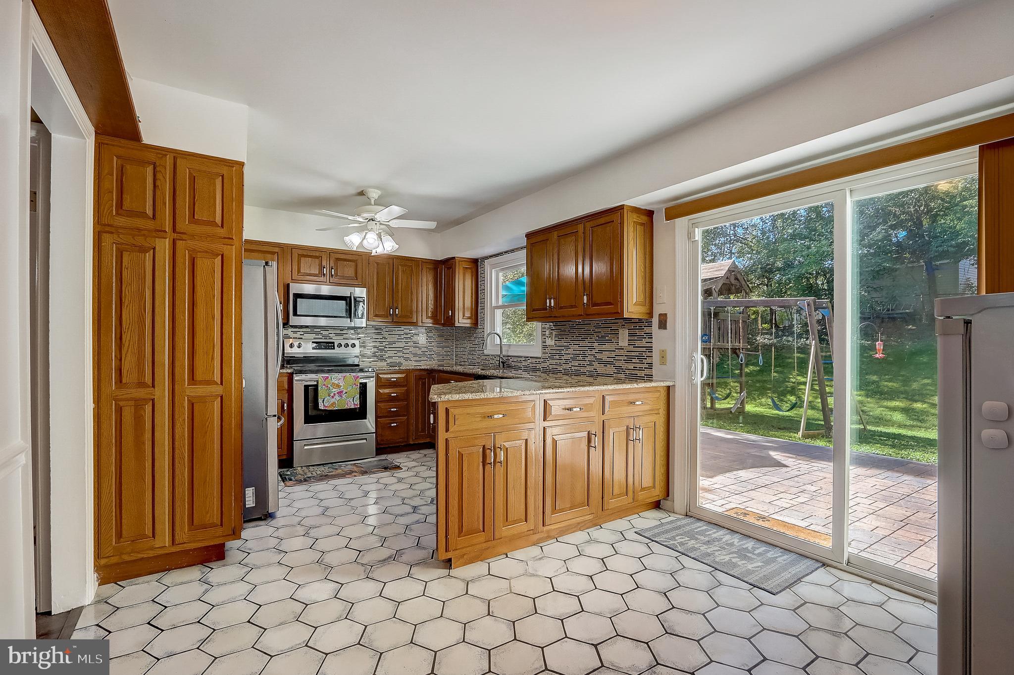8817 Gramercy Lane Laurel, MD 20708 - Photo 12 of 37 Gallery Image 12