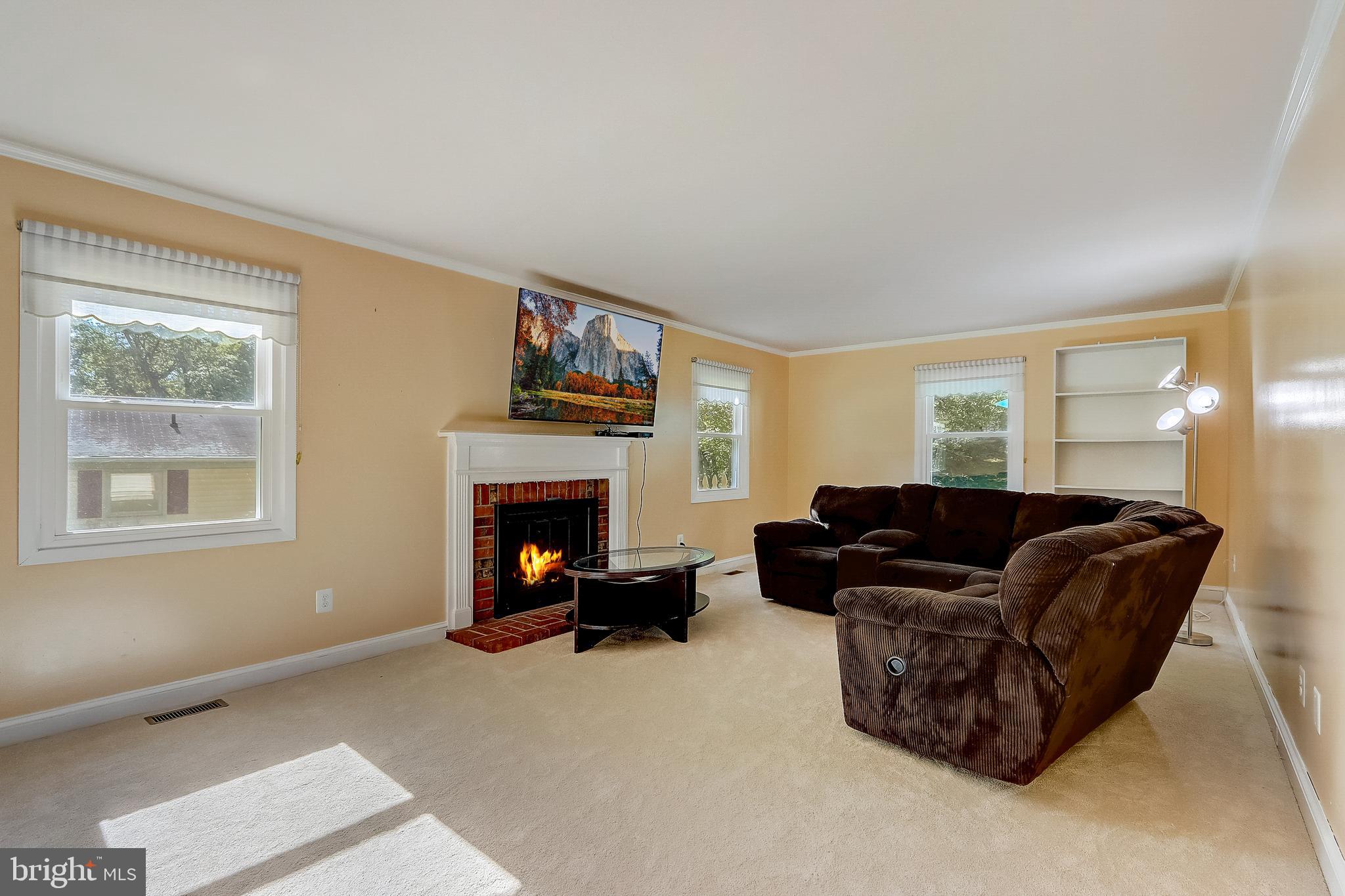 8817 Gramercy Lane Laurel, MD 20708 - Photo 6 of 37 Gallery Image 6