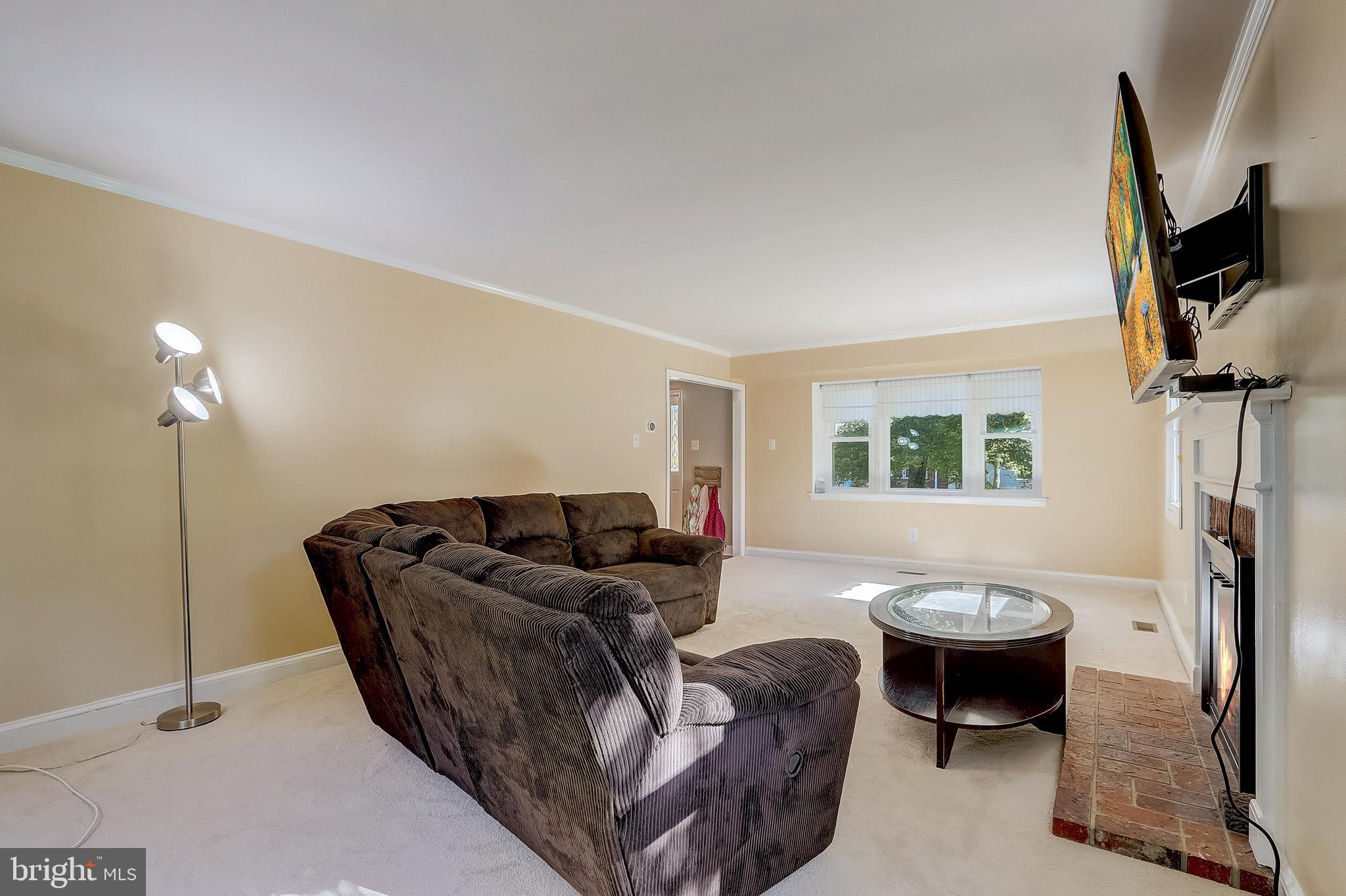 8817 Gramercy Lane Laurel, MD 20708 - Photo 8 of 37 Gallery Image 8