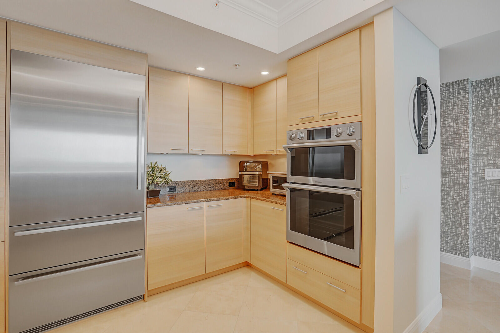 1 North Ocean Boulevard, Unit 1708 Pompano Beach, FL 33062 - Photo 17 of 52 19_DSC04895_mls