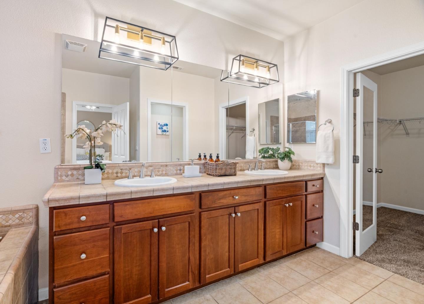 5300 Fioli Loop San Ramon, CA 94582 - Photo 19 of 44 Gallery Image 19