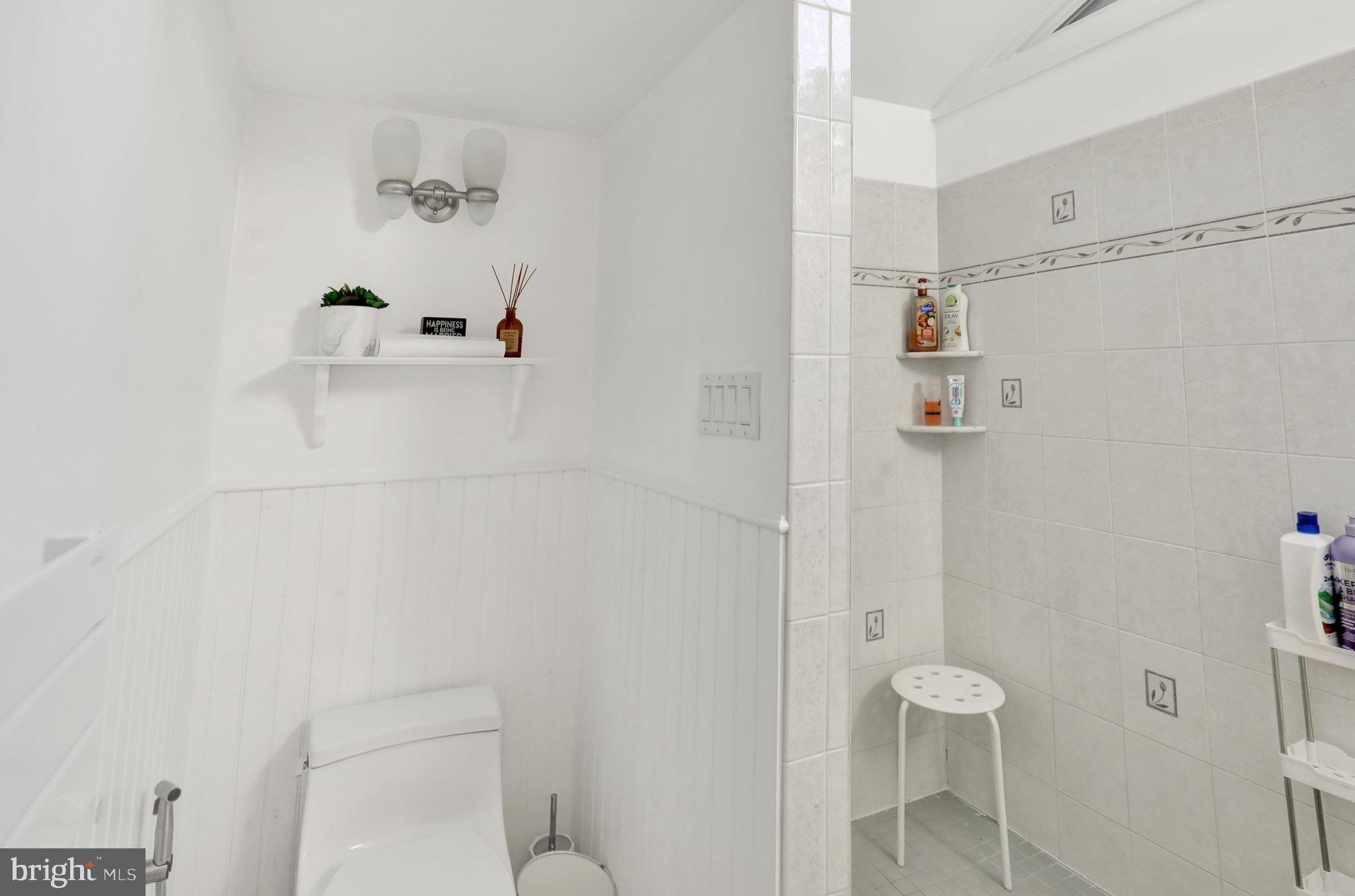 2210 Greenwood Road Allentown, PA 18103 - Photo 23 of 61 360_3383