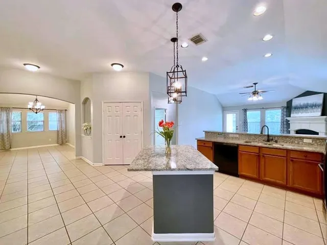 $1,890 | 6722 Lilacbrook Court, Spring, TX 77379