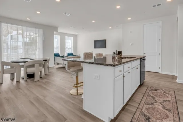 $858,500 | 204 Honeysuckle Lane, Warren, NJ 07059