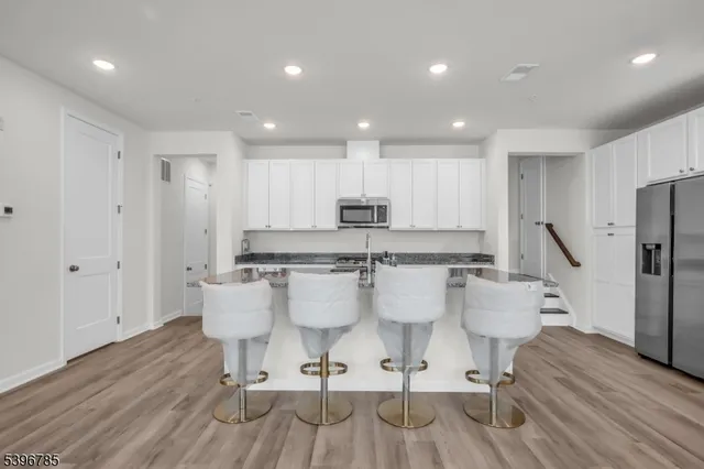 $858,500 | 204 Honeysuckle Lane, Warren, NJ 07059