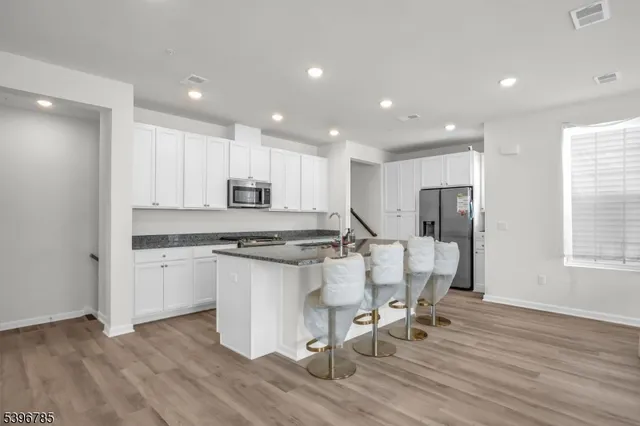 $858,500 | 204 Honeysuckle Lane, Warren, NJ 07059