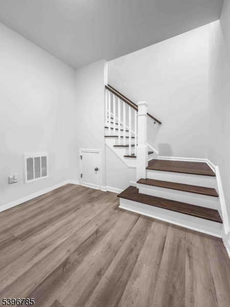 204 Honeysuckle Lane Warren, NJ 07059 - Photo 5 of 30 a view of entryway