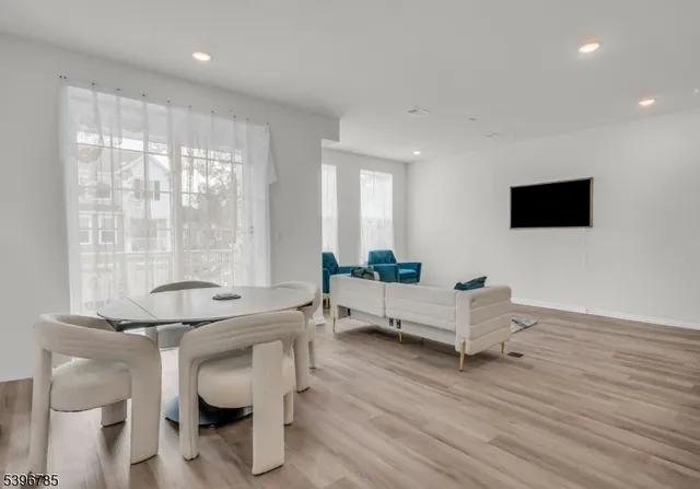 $858,500 | 204 Honeysuckle Lane, Warren, NJ 07059