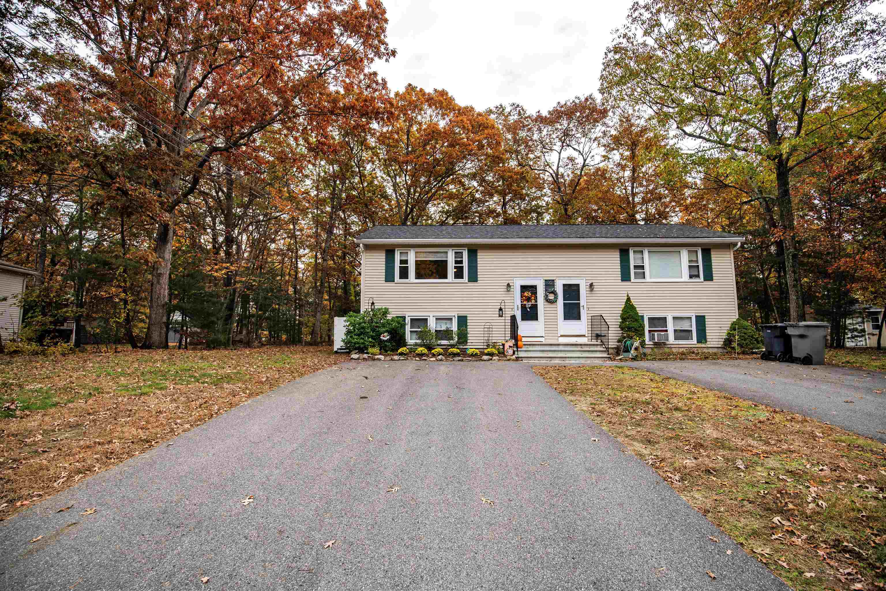 36 Derryfield Road, Unit L Derry, NH 03038 - Photo 2 of 36 Gallery Image 2