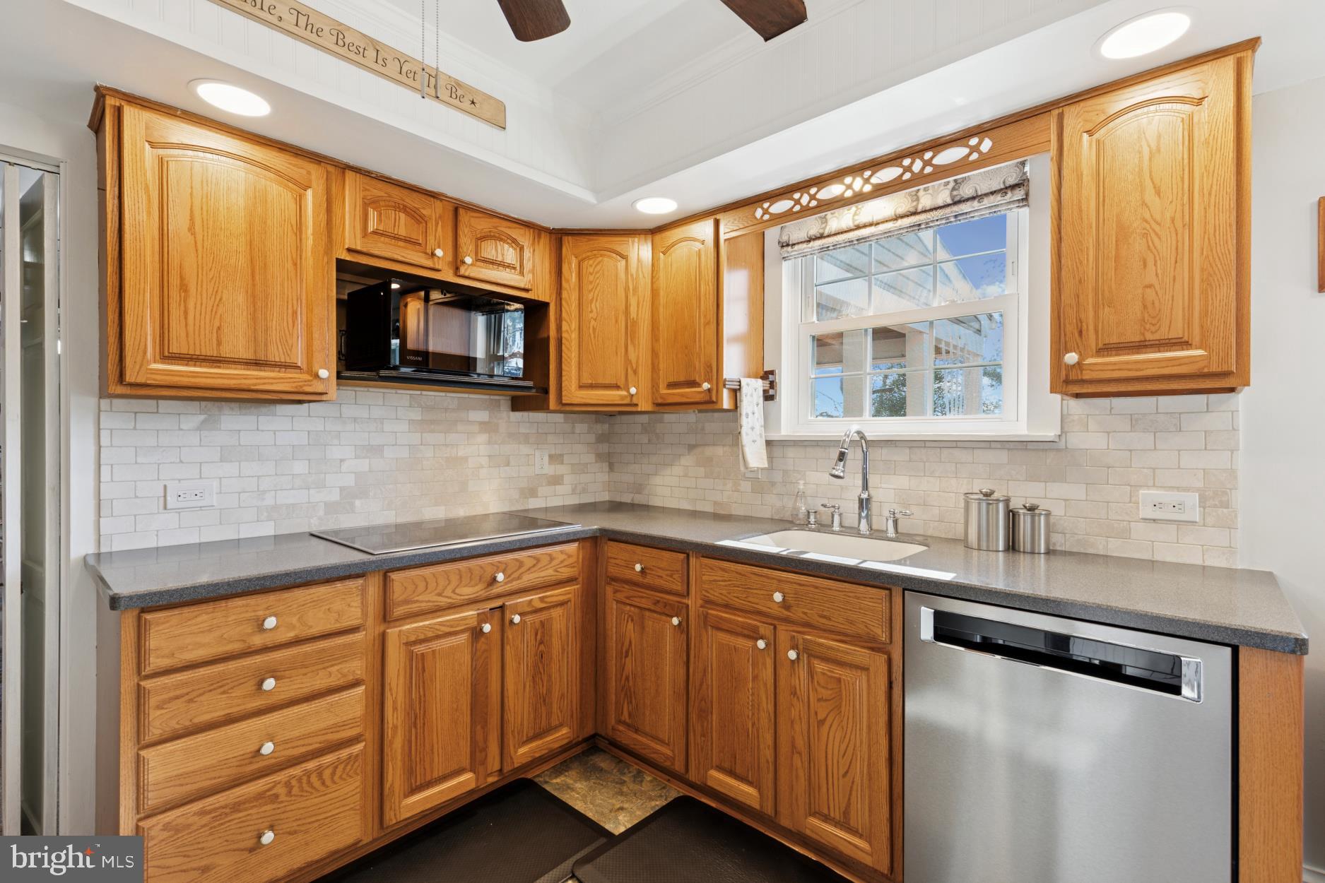 105 Clayton Road Hatboro, PA 19040 - Photo 8 of 37 Gallery Image 8