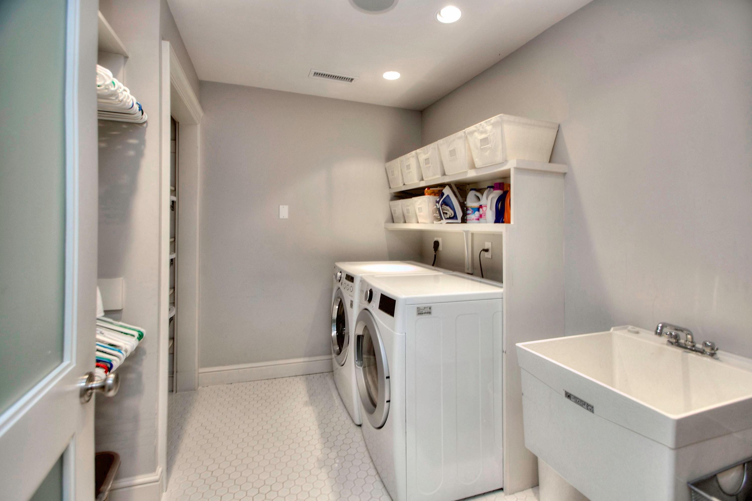 24 Cross Road Darien, CT 06820 - Photo 47 of 53 a utility room with dryer and washer