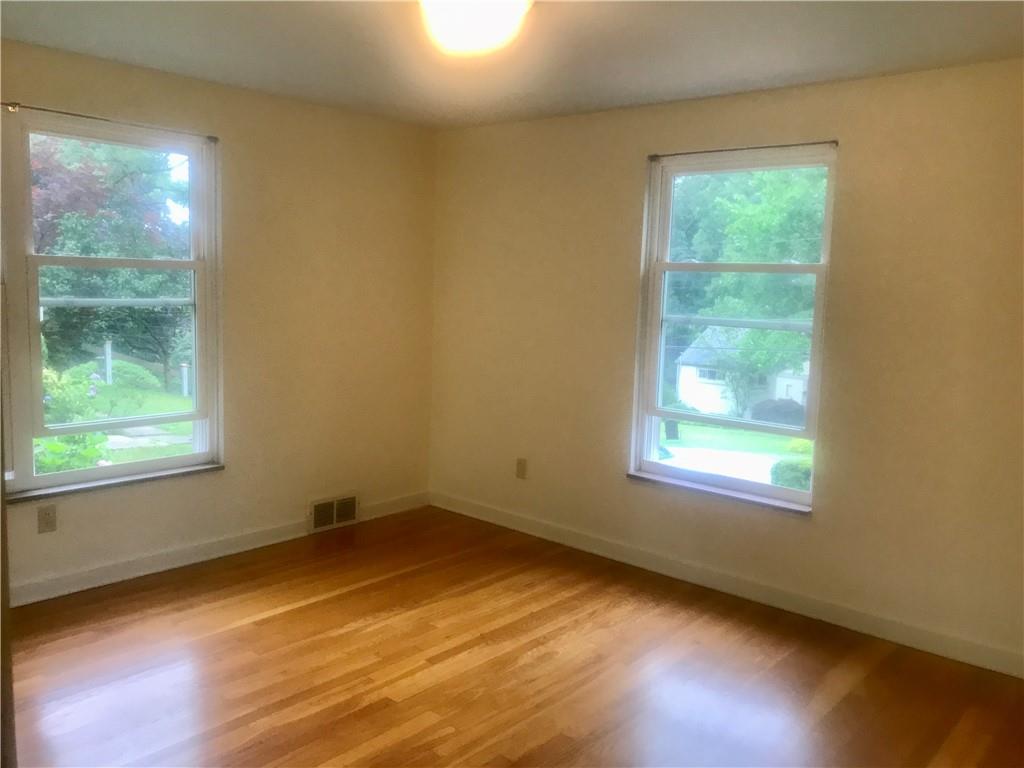 208 Rockingham Road Pittsburgh, PA 15238 - Photo 13 of 22 Gallery Image 13