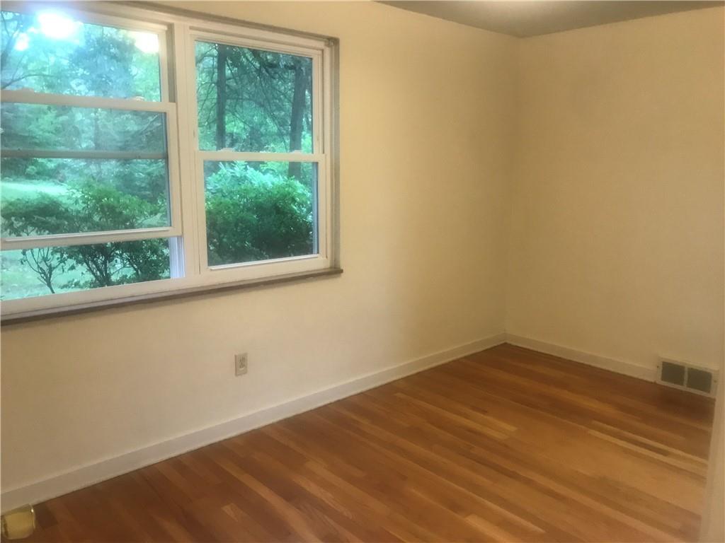 208 Rockingham Road Pittsburgh, PA 15238 - Photo 15 of 22 Gallery Image 15