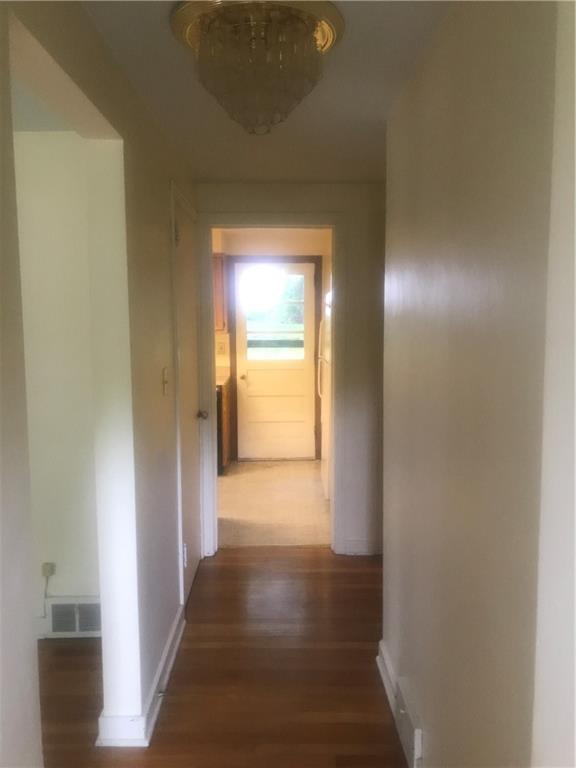 208 Rockingham Road Pittsburgh, PA 15238 - Photo 4 of 22 Gallery Image 4