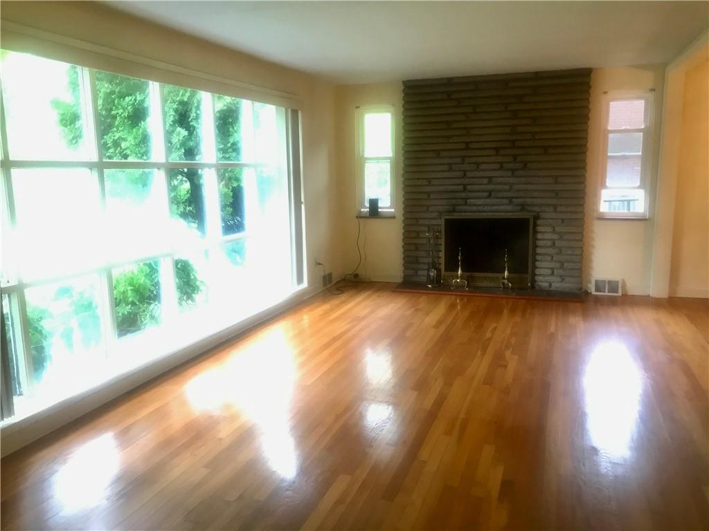 208 Rockingham Road Pittsburgh, PA 15238 - Photo 5 of 22 Gallery Image 5
