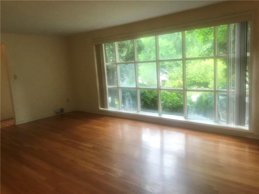 208 Rockingham Road Pittsburgh, PA 15238 - Photo 6 of 22 Gallery Image 6