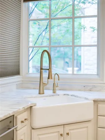 a close view of sink and tap