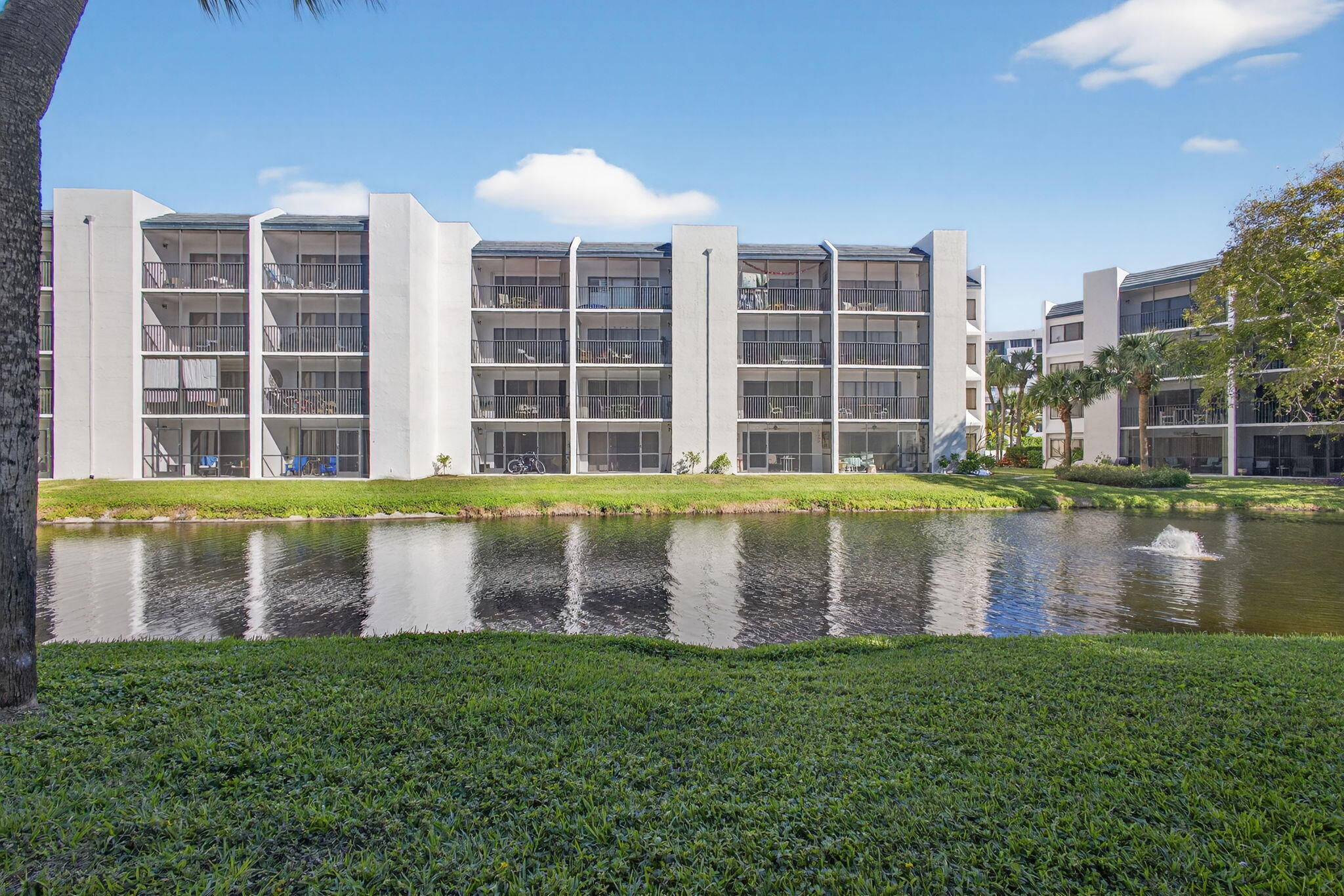 1605 Highway 1, Unit D105 Jupiter, FL 33477 - Photo 36 of 69 Patio