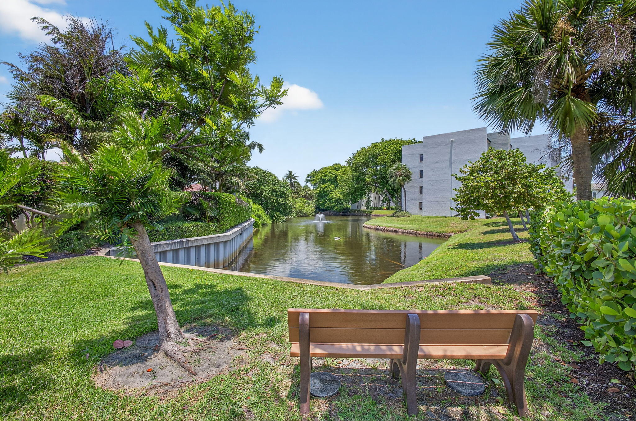1605 Highway 1, Unit D105 Jupiter, FL 33477 - Photo 42 of 69 Lake Bench