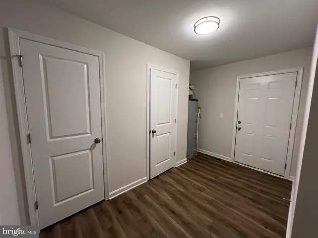 a view of utility room