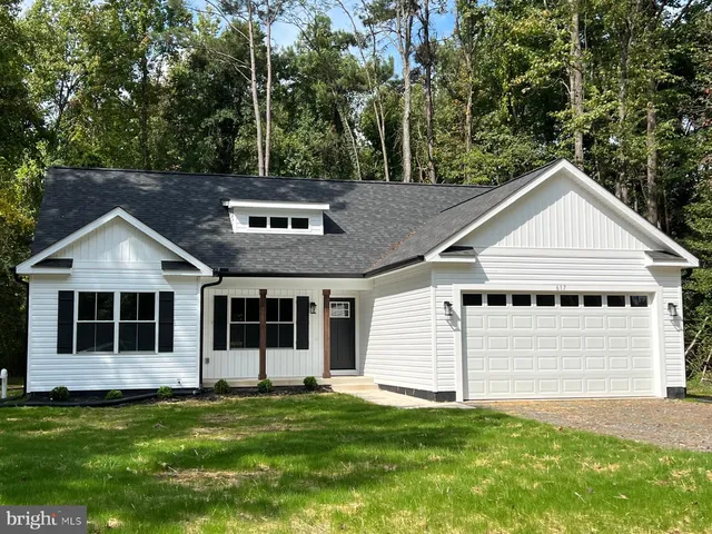 $365,000 | 633 Shorewood Drive, Colonial Beach, VA 22443