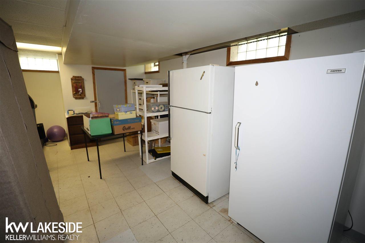 430 Sunlight Drive Rochester, MI 48309 - Photo 28 of 34 31388129-27.JPG