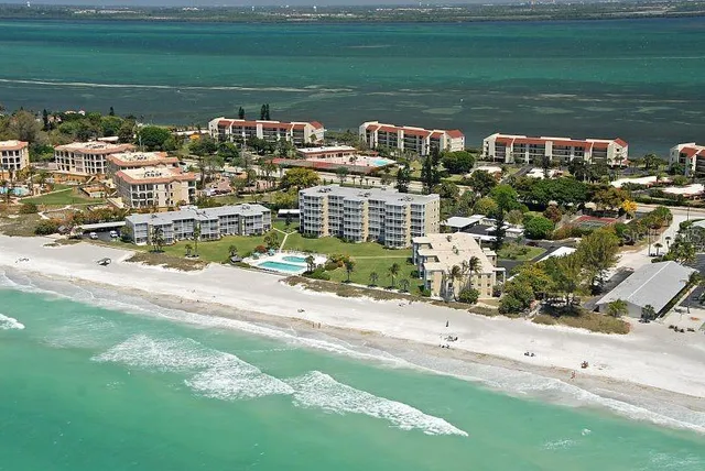 $749,900 | 4835 Gulf Of Mexico Drive, Unit 106, Longboat Key, FL 34228