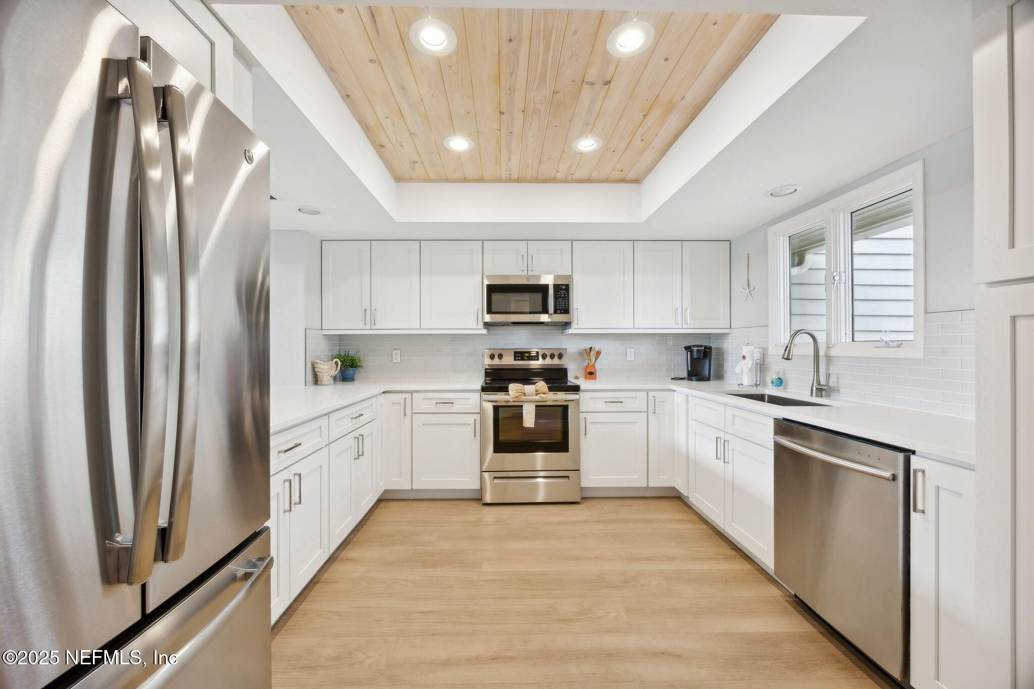48 Fishermans Cove Road Ponte Vedra Beach, FL 32082 - Photo 14 of 62 Light and bright kitchen