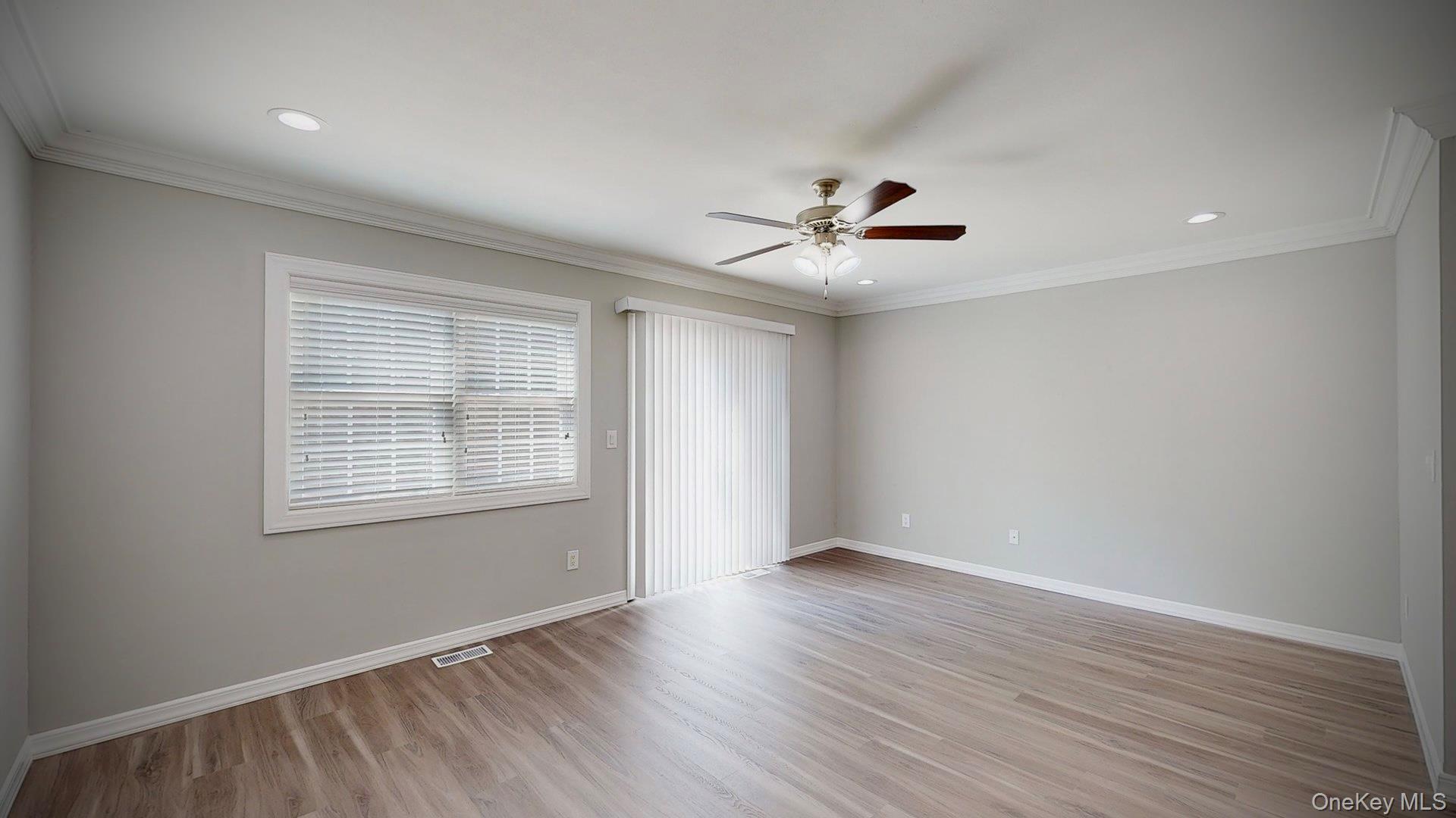 100 Saddle Cove Road, Unit 307 Bohemia, NY 11716 - Photo 8 of 16