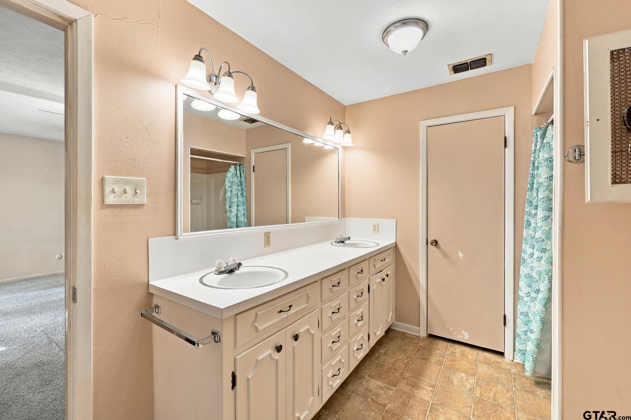 232 Golfcrest Drive Rusk, TX 75785 - Photo 12 of 31 Gallery Image 12