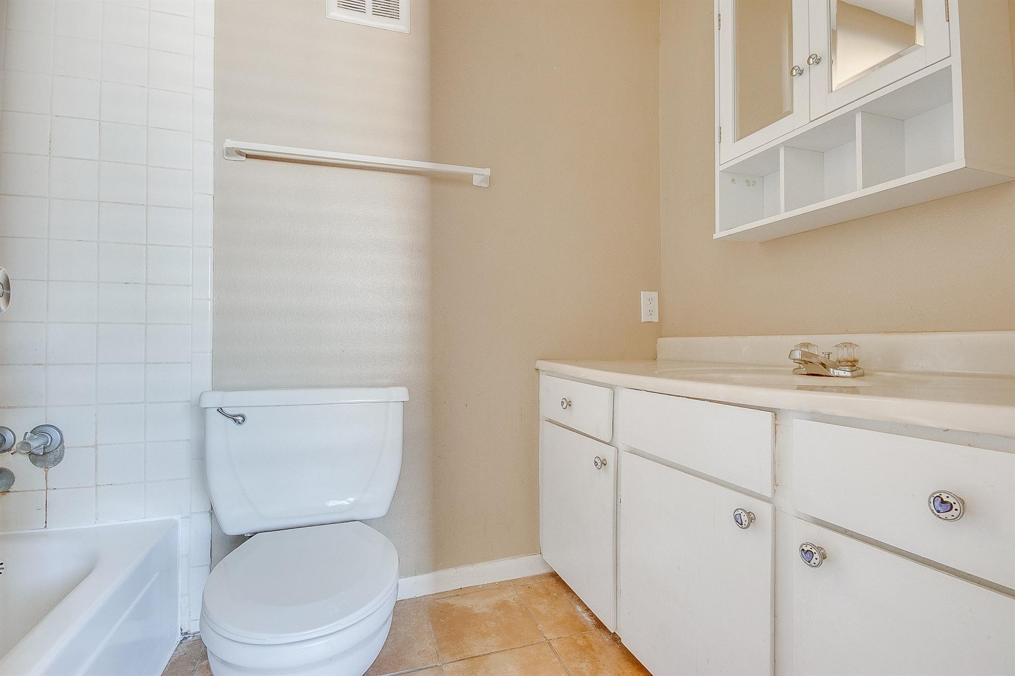 2689 Gessner Road, Unit 802 Houston, TX 77080 - Photo 10 of 14 Gallery Image 10