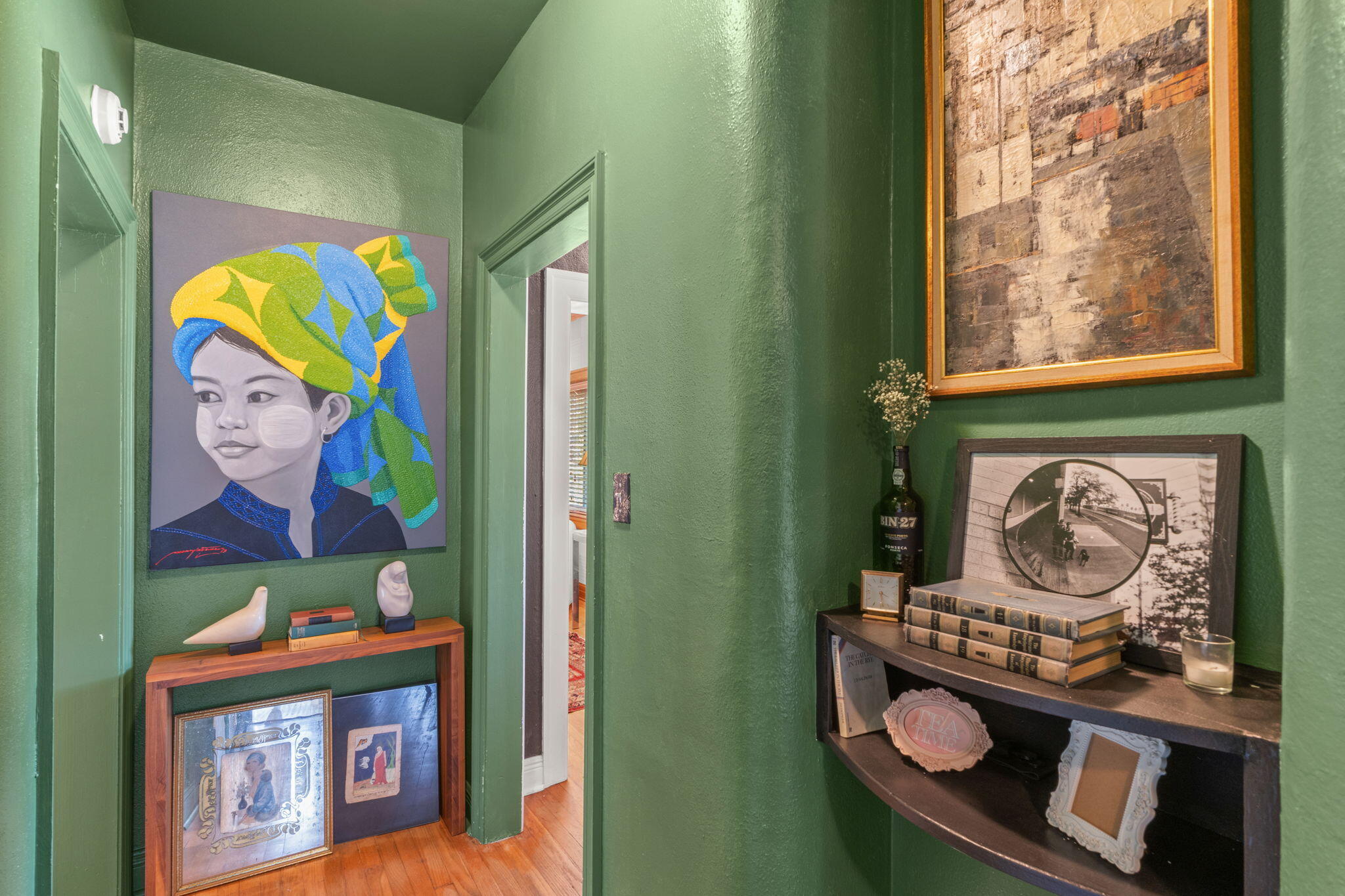 2016 East Scott Street Pensacola, FL 32503 - Photo 17 of 26 a wall painting on the wall with a picture on the wall