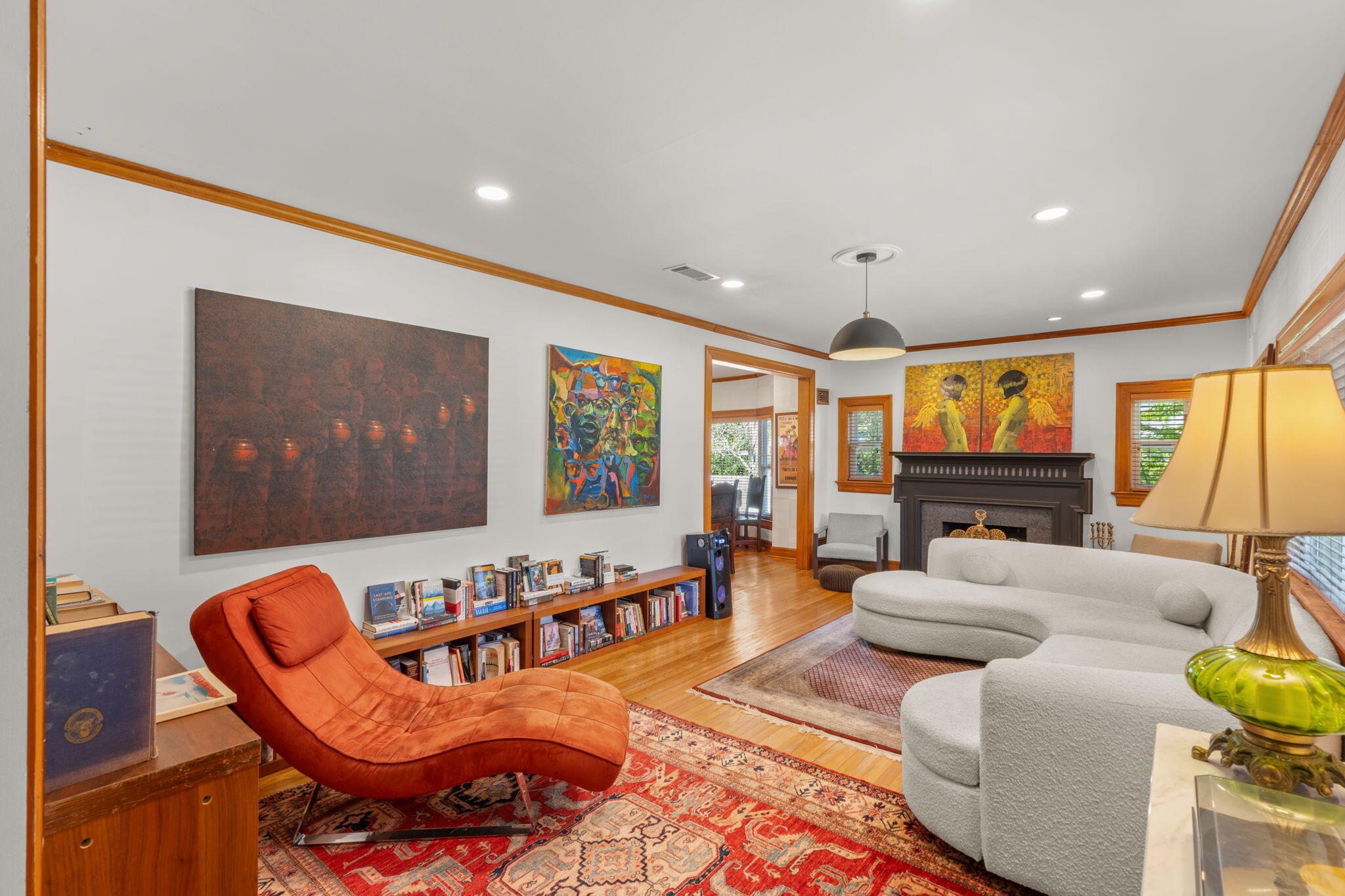 2016 East Scott Street Pensacola, FL 32503 - Photo 6 of 26 a living room with furniture and a flat screen tv